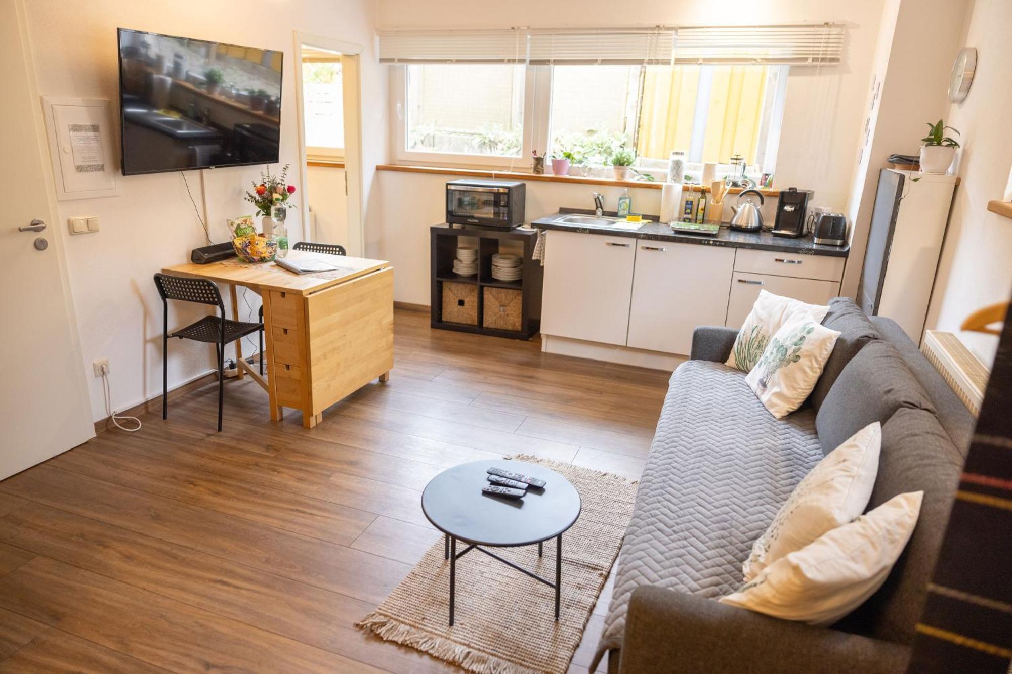 Ideal Fuer Kurze Aufenthalte - Gemuetliches 1-Zimmer-Apartment Adelsdorf Eksteriør bilde