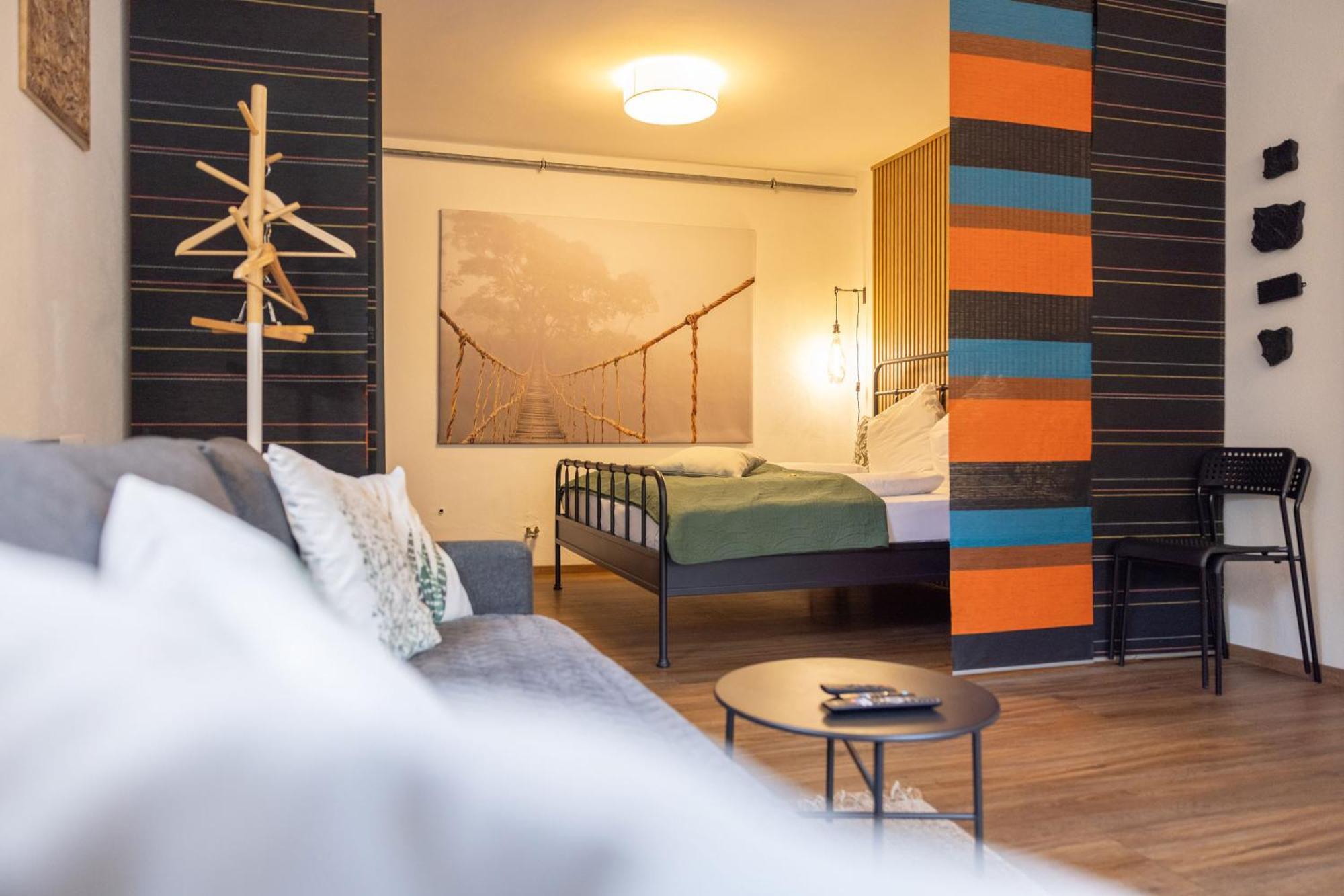 Ideal Fuer Kurze Aufenthalte - Gemuetliches 1-Zimmer-Apartment Adelsdorf Eksteriør bilde